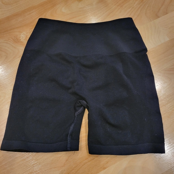 Alphalete Amplify Black Shorts Size Small - Picture 4 of 12